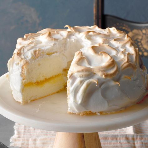 I've been told that this dessert tastes exactly like a lemon meringue pie and that it's the best angel food cake anyone could ask for. I'm not sure about all of that, but it is delightful to serve, and each slice is virtually fat free. —Sharon Kurtz, Emmaus, Pennsylvania Lemon Meringue Cake, Easter Cake Recipes, Meringue Pie Recipes, Meringue Cake, Cake Frosting Recipe, Angel Cake, Summer Cakes, Meringue Pie, Pie Cake