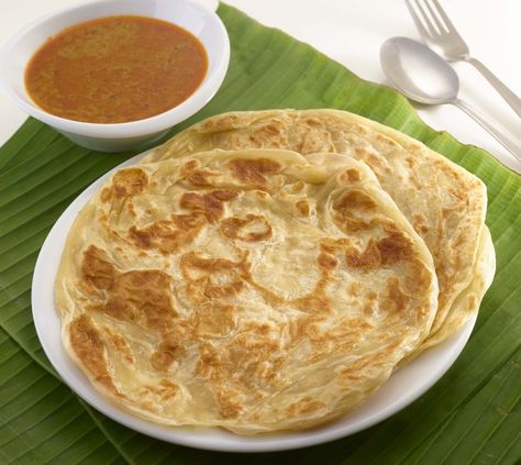 Wonderful Malaysian Dishes On Your Malaysia Tours Roti Prata Recipe, Prata Recipe, Roti Canai, Kari Ayam, Pembuat Roti, Authentic Asian Recipes, Malay Food, Arroz Frito, Singapore Food