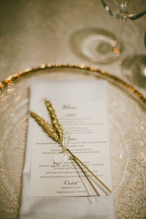 Wheat Table Decorations, Gold Flatware Table Setting Wedding, Wheat Wedding Arch, Wheat Table Decor, Wheat Wedding Decorations, Rustic Wedding Menu Ideas, Gold Menu Wedding, Wheat Centerpieces, Rustic Wedding Menu