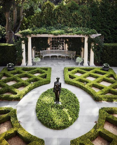 Formal Garden Design, Parterre Garden, Bunny Williams, Formal Garden, Luxury Garden, Classic Garden, Formal Gardens, Landscape Plans, French Garden