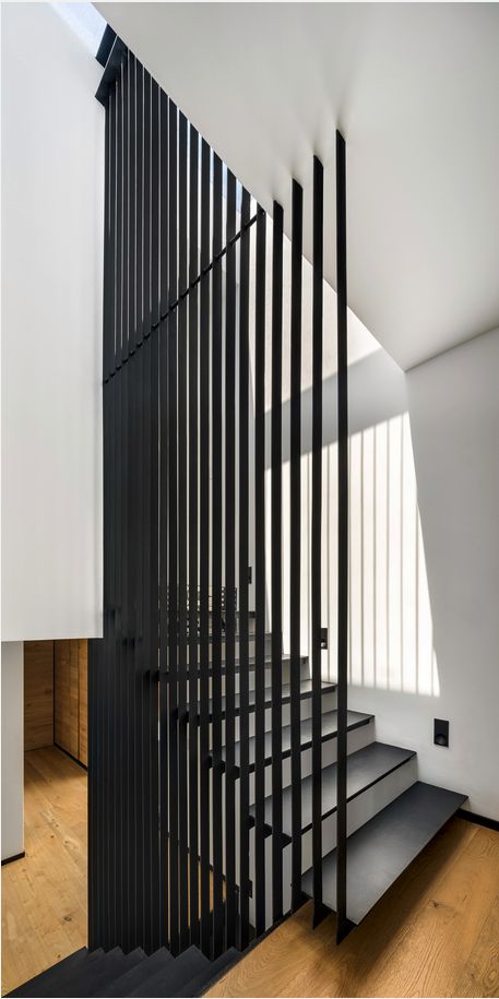 Stair vertical metal guardrail Metal Handrail, Balustrade Design, Stair Ideas, 1960s House, Staircase Design Modern, Stair Railing Design, Staircase Wall, Home Hall Design, Metal Stairs