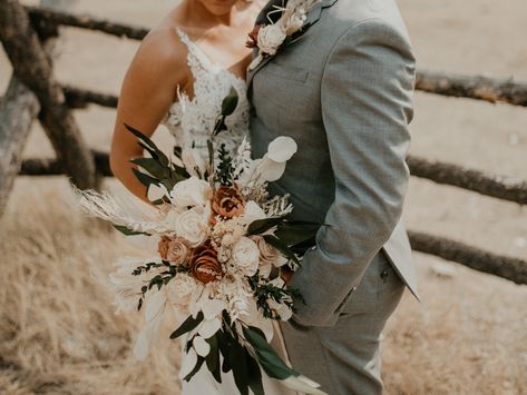 Montana Wedding Bouquet, Wedding Bouquets Pampas, Western Wedding Bouquets, Eucalyptus Varieties, Terracotta Wedding Bouquet, Terracotta Bridal Bouquet, Boho Bride Bouquet, Wood Flowers Wedding, Copper Wedding Theme