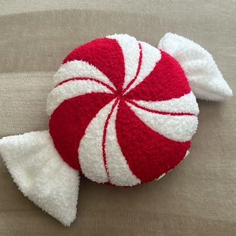 Nwt Wondershop Christmas Peppermint Pillow. Measures Approximately 12x20”. Red And White Plush Pillow. Tags Still Attached. Christmas Pillows For Sale, Let It Snow Pillow, Red And White Christmas Decor Apartment, Christmas Throw Pillow Covers, Christmas Decor Pillows, Cute Christmas Pillows, Diy Christmas Pillows Ideas, Christmas Decor Ideas Red And White, Dorm Christmas Decorations