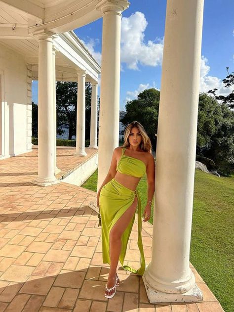 SHEIN SXY Vacation Set With Maxi Swing Split Skirt, 2pcsI discovered amazing products on SHEIN.com, come check them out! Vacation Fits, Split Hem Skirt, Vacation Outfits Women, Summer Holiday Outfits, Big Girl Fashion, Split Skirt, Summer Outfit Inspiration, Hem Skirt, Green Skirt