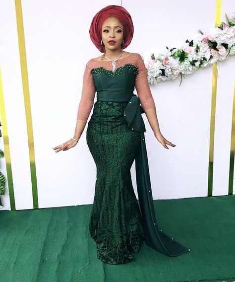 Bellas Wedding, Owambe Styles, Birthday Gown, Emerald Green Lace, Stylish Naija, African Lace Styles, Lace Gown Styles, African Wear Dresses, Lace Dress Styles