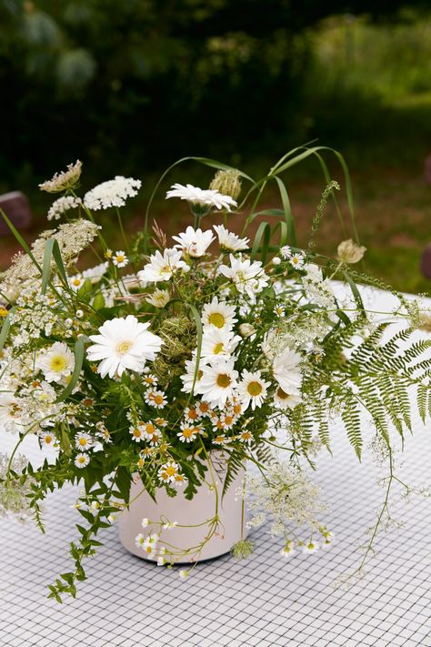 Farm to Table Wildflower Centerpieces, Rustic Arrangements, Bohemian Weddings, Green Centerpieces, Home Floral Arrangements, Wedding Table Flowers, Rustic Wedding Centerpieces, Lake Wedding, Wildflower Wedding