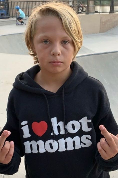 I Love Hot Moms, Silly Shirt, Aesthetic Hoodie, Mom Hoodies, Funny Profile, Weird Shirts, Memes Humor, Roller Derby, Instagrammer