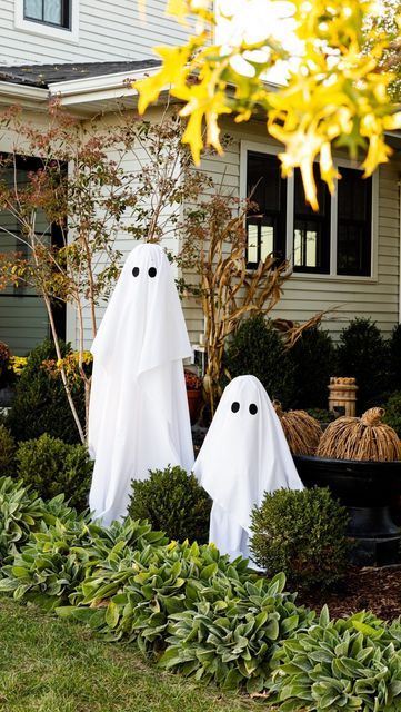 Diy Halloween Porch, Lawn Ghosts, Kaleb Wyse, Ghosts Halloween, Ghost Diy, Halloween Porch, October 20, Holiday Decorating, Diy Halloween