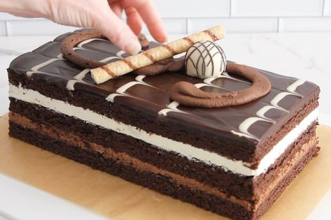 Tuxedo Bar Cake Tuxedo Truffle Cake Recipe, Tuxedo Bar Cake, Bar Cakes Ideas, Tuxedo Dessert, Tuxedo Mousse Cake, Chocolate Tuxedo Cake, Tuxedo Cake Recipe, Vanilla Sheet Cakes, Tuxedo Cake