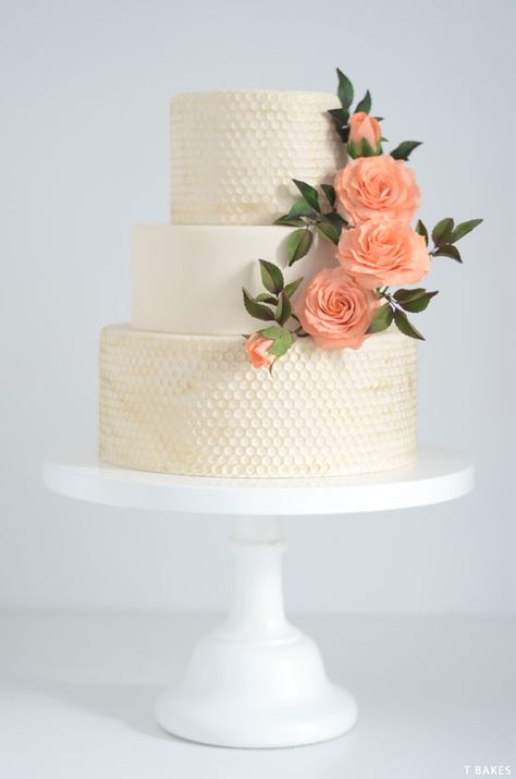 Honey Bee Wedding, Wedding Cake Designs Elegant, Metallic Cake, Honeycomb Cake, Geometric Cake, Wedding Cake Fresh Flowers, Bee Wedding, Mini Tortillas, Cake Blog