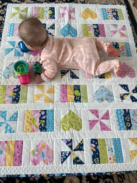 Shequilt Preemie Quilts Patterns, Baby Quilt Patterns Easy Free Simple, Quadruplets Nursery, Quilts With Hearts, Baby Quilts Patterns Free, Summer Pinwheels, Cute Quilt Patterns, My Quilts, Fat Quarters Baby Quilt