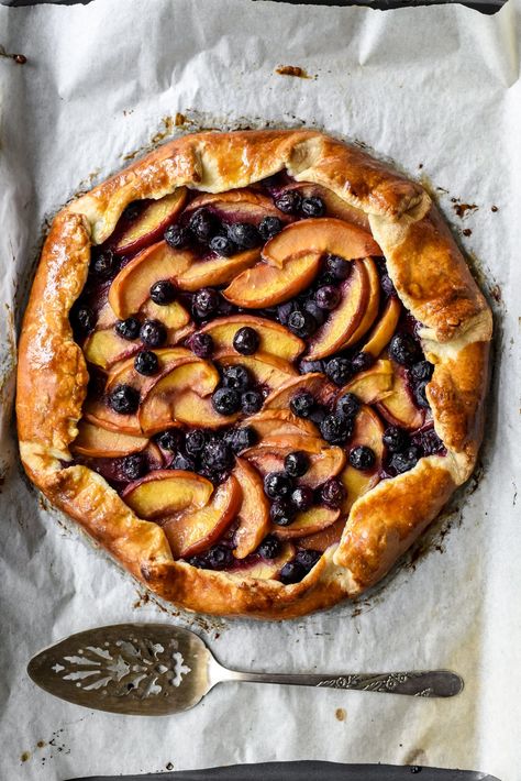 Meringue Photography, Peach Galette, Blueberry Galette, Butter Crust, Blueberry Topping, Galette Recipe, French Recipes, Peach Jam, Fruit Filling