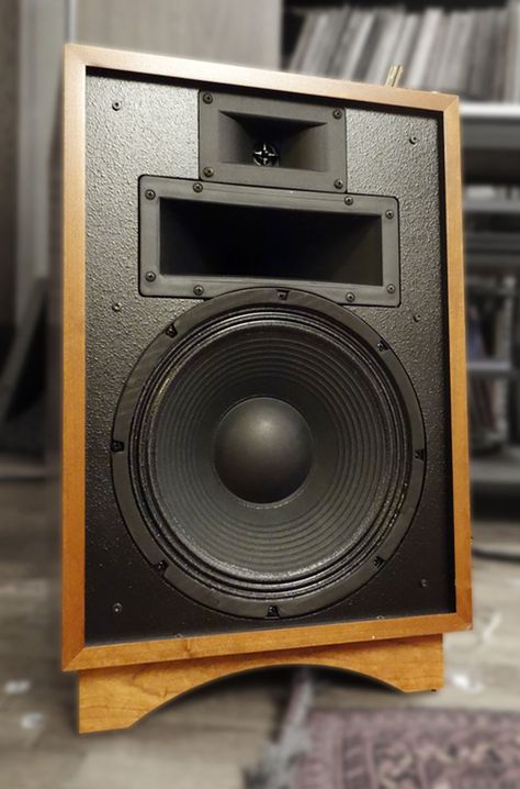 Klipsch Heritage, Klipsch Heresy, Klipsch Speakers, Dont Back Down, Audiophile Speakers, Vintage Speakers, Speaker Box Design, Horn Speakers, Monitor Speakers