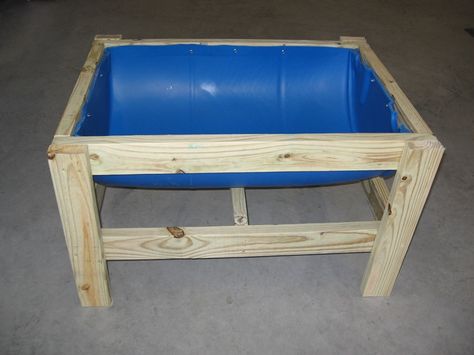 Farm Animal Feeders Diy, Diy Water Trough For Animals, Diy Feeding Trough, Diy Pig Feeding Trough, Diy Livestock Feeder, Diy Cattle Feeder, Pig Feeding Trough, Cow Scratching Brush Diy, Diy Cow Feeder