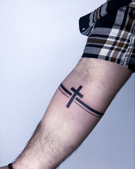 Two Line Tattoo, Simple Lion Tattoo, Cross Tattoo Ideas, Stripe Tattoo, Praying Hands Tattoo, Cross Tattoos For Women, Cross Tattoos, Tattoo Bracelet, Band Tattoo