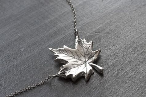 Sterling silver maple leaf necklace Unique Pendants For Women, Maple Leaf Necklace, Silver Maple Leaf, Artwork Inspiration, Jewelry Nature, Gold Digger, Dope Jewelry, Sterling Silver Chain Necklace, Leaf Jewelry