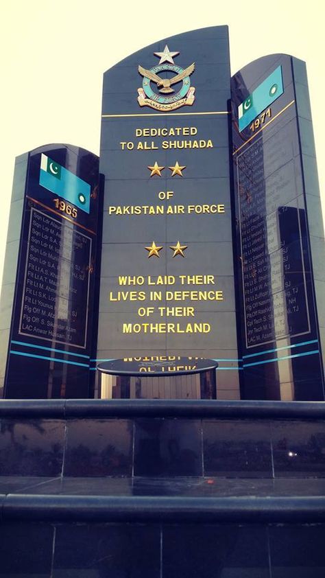 Here is a monument in the honor of the Shuhada of Pakistan Air Force. Defense Day Pakistan Quotes, Pakistan Flag Hd, Army Poetry, Air Force Images, Defence Day, Pakistan Air Force, Pakistan Defence, Happy Independence Day Pakistan, Pak Army Soldiers