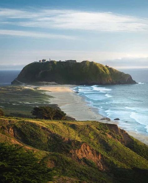 24 Big Sur Attractions You Must Not Miss (2024 Guide to Things to Do + Map!) - Roadtripping California Big Sur Aesthetic, Bixby Creek Bridge, Pfeiffer Beach, Bixby Bridge, Mcway Falls, San Simeon, Hearst Castle, December 2024, California Dreamin'