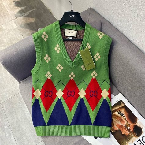 Gucci Vest, Tomboyish Outfits, Knitwear Details, Gucci Clothing, Knitted Sweater Vest, Apparel Design Inspiration, Gucci Sweater, Korean Outfit Street Styles, Western Wear Outfits