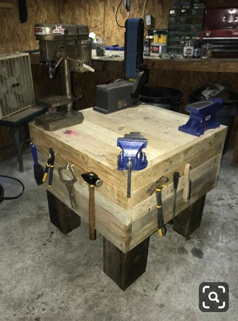 Woodworking Garage, Woodworking Shop Projects, Blacksmith Tools, Blacksmith Projects, Workbench Plans, Garage Work Bench, Diy Garage Storage, Wood Shop Projects, Patio Diy