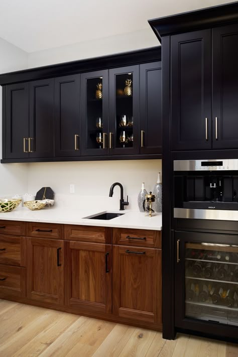 Pantry Microwave, New York Loft Style, Black Shaker Cabinets, Walnut Kitchen Cabinets, Kitchen Renovation Design, Shaker Door Styles, Design Brief, Black New York, Walnut Kitchen