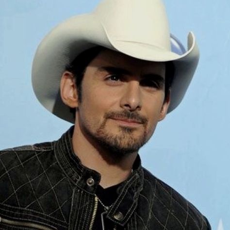 Brad Paisley Songs, Whiskey Lullaby, Country Musicians, Paisley Wallpaper, Entertainer Of The Year, Brad Paisley, Cma Awards, George Jones, Southern Rock