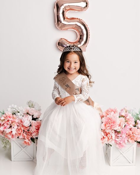 Izabella’s 5th birthday shoot 🤍. I was so honored to photograph Izabella’s family’s maternity session over 5 years ago! Now, I can’t believe she is already 5 years old and I am so grateful to be able to photograph her again! @junior.apodaca @apodacam Five Year Old Birthday Photoshoot, 5 Year Birthday Photoshoot, Butterfly Birthday Shoot Ideas, Girl 5th Birthday Photoshooting Ideas, Butterfly Themed Birthday Shoot, 1 Year Birthday Photoshoot Butterfly, Photoshoot Studio, 7th Birthday, Birthday Photoshoot