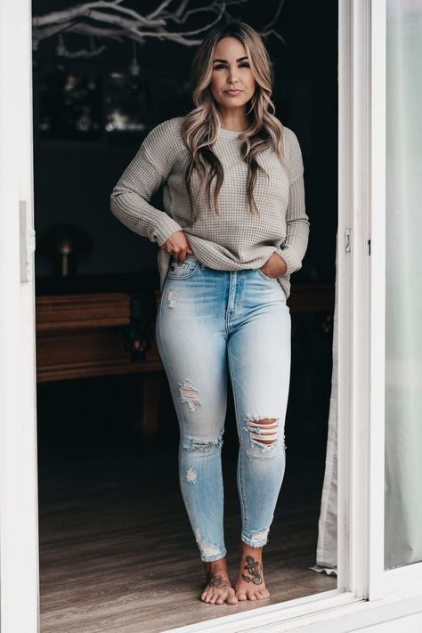 9327969053c0068dd9e07c529866b94ddesc51767001ri Shelf Wardrobe, Fall Attire, Front Tuck, Top Shelf, Casual Fall Outfits, Mom Outfits, Dress Plus Size, Fall Winter Outfits, Outfits Casuales