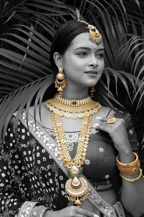 gold jewellery Jewelry Template, Ornaments Design, Indian Jewellery, 22k Gold, Traditional Wedding, Indian Bride, Gold Jewellery, New Age, Festival Season