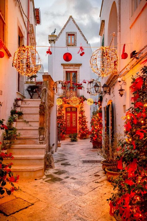 Christmas in Puglia - Italy - ImaginApulia Christmas Aesthic, Italian Christmas Traditions, Christmas Lights Ideas, Christmas In Italy, Visit Maine, Italian Market, Christmas Destinations, Christmas In Europe, Lights Ideas