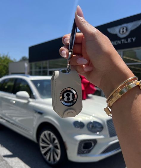 Bentley Key, His And Hers Cars, Spoiled Wife, Luxury Cars Rolls Royce, Inspirational Life Photos, Mom Car, Lux Cars, Bentley Car, Instagram B