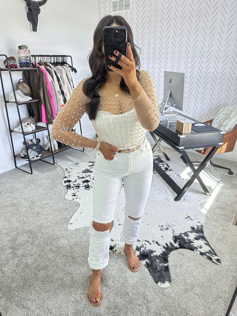 Bride Outfit Ideas For Bachelorette Party, White Bride Outfits Casual, Small Wedding Outfits, Bride Jeans Outfit, January Outfits For Women Casual, Simple Bachelorette Outfits, Bridal Going Out Outfit, Brunch Nashville Outfit, Bachlorette Outfit Ideas Bride Winter