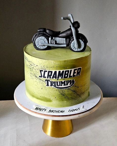 Not too much, not too less !!! Just the perfect amount of decoration for a bike lover.. 🚴‍♂️🏍️ Order your next cake from @pinkfrost_patisserie #bikethemecake #bikecake #cakeformen #cakeforboys #bikelovercake #noidahomebaker #noidabakery #noida ##customisedcakesinnoida #designercakesinnoida #designercakesingreaternoida ##bakerynearme ##pinkfrost_patisserie #pinkfrost_minicakes #fondantart Royal Enfield Cake Designs, Motor Bike Cakes For Men, Cake For Bike Lover, Bike Cakes, Cake Artist, Greater Noida, Bike Lovers, Artist On Instagram, Themed Cakes