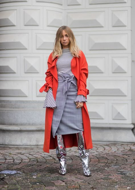 Orange Coat, Silver Boots, Red Coat, Outfits To Wear, Fashion Street Style, Fashion Weeks, Street Chic, Mode Inspiration, Fall Looks