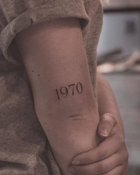 1970 Tattoo, Popular Tattoos For Women, Armor Of God Tattoo, Simple Finger Tattoo, Australian Tattoo, Beauty Quiz, Finger Tattoo For Women, Back Of Neck Tattoo, God Tattoos