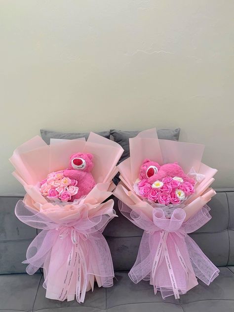 Toy Bouquet, Roses Bouquet Gift, Luxury Flower Bouquets, Big Rangoli Designs, Flower Box Gift, Ribbon Bouquet, Bouquet Design, Balloon Flowers, Happy Birthday Gifts