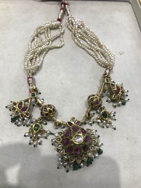 Old rubies and vilandi jadat with Basra pearls Basra Pearls Jewellery, Jadtar Bangles, Moti Jewellery, Basra Pearls, Expensive Jewellery, Bridal Jewellry, Antique Necklace Gold, Vintage Indian Jewelry, Traditional Wedding Jewellery