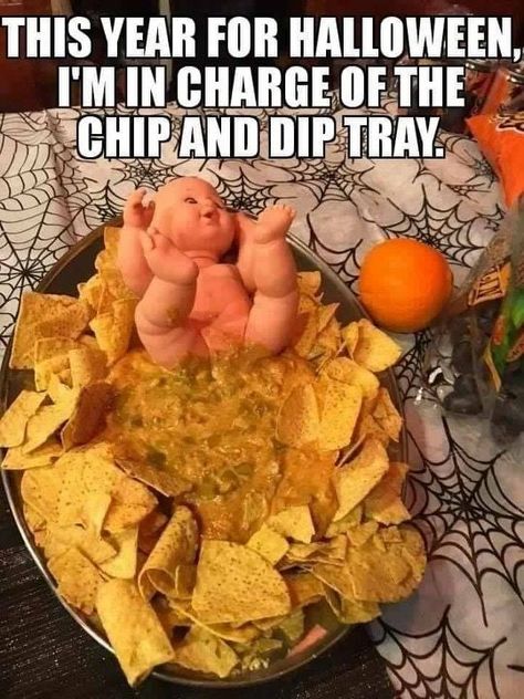 Halloween Appetizers For Adults, Gross Halloween Foods, Halloween Appetizers Easy, Trash Party, Cheap Diy Halloween Decorations, Insta Memes, Table Halloween, Halloween Fest, Halloween Food Treats