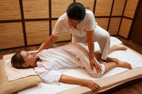 thai massage Massage Photoshoot, Massage Pics, Spa Photoshoot, Massage For Women, Luxury Massage, Shiatsu Massage Acupressure, Thai Yoga Massage, Thai Yoga, Yoga Relaxation