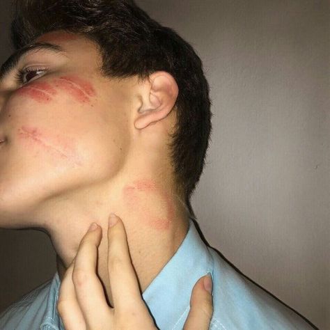 Hickies Neck Boys And Girl, Hickies Neck, You Give Me Butterflies, Dont Love Me, Tumblr Boys, Red Aesthetic, Couple Aesthetic, Love Couple, Cute Couples Goals