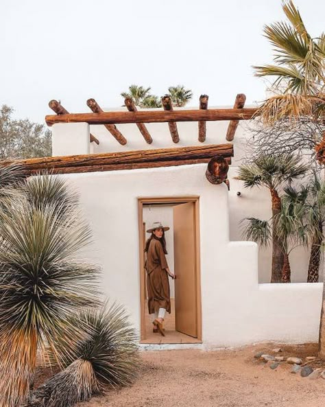 Joshua Tree House, Adobe Home, Arizona City, Arizona House, Desert Decor, Desert Living, Adobe House, Santa Fe Style, Desert Homes