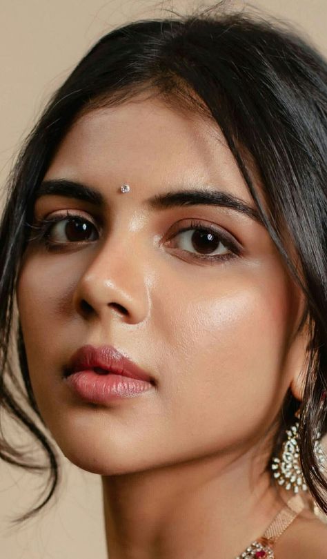 Kalyani Priyadarshan, Heroines Photos, Beauty Hacks Lips, Hd Love, Actress Without Makeup, Texas Roadhouse, Beauty Face Women, Photos Hd, Beautiful Lips