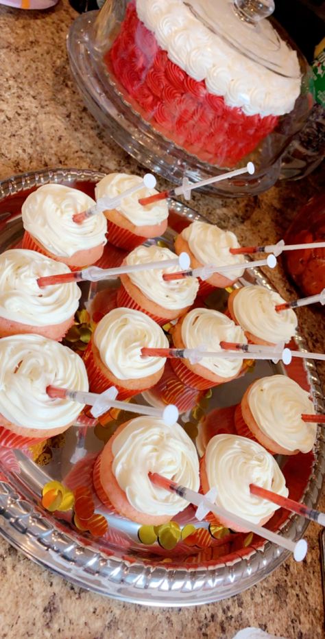 diy phlebotomy cupcakes Phlebotomy Themed Party, Phlebotomy Cupcakes, Medical Party Food, Phlebotomy Party Ideas, Phlebotomy Graduation Pictures, Phlebotomy School, Medical Themed Parties, Cna Appreciation, Nurse Grad Parties