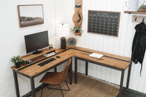 Corner computer desks