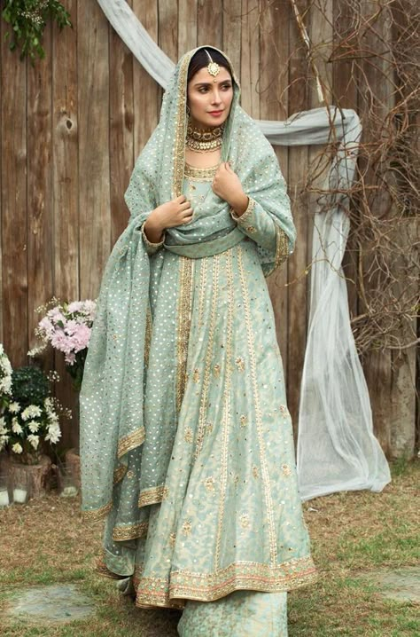 Ansab Jahangir, Long Sleeve Floral Maxi Dress, Desi Wedding Dresses, Punjabi Outfits, Traditional Outfit, Indian Party Wear, Pakistani Dresses Casual, Ayeza Khan, Desi Clothes