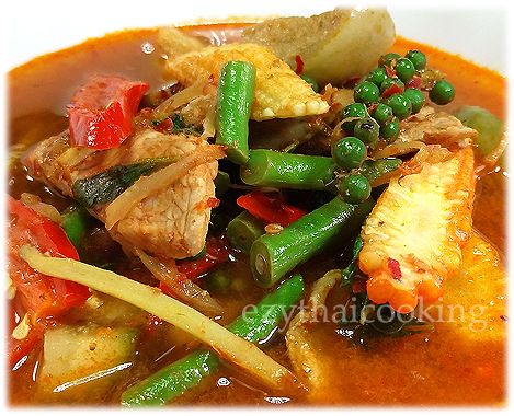 Jungle Curry Thai, Thai Jungle Curry Recipe, Jungle Curry, Thai Food Recipes, Pork Curry, Thai Recipe, Cup Of Soup, Singapore Food, Red Curry Paste