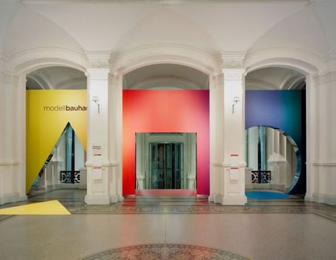 Indoor Dog Park, Café Design, Berlin Museum, City Decor, Colour Architecture, Retail Inspiration, Walter Gropius, Entrance Design, Exhibition Display