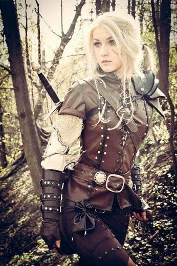 Medieval outfit idea. Girl in leather armor. Mode Steampunk, Chloë Grace Moretz, Leather Armor, Fantasy Costumes, Cosplay Ideas, Fantasy Clothing, Steampunk Fashion, Fantasy Fashion, The Witcher