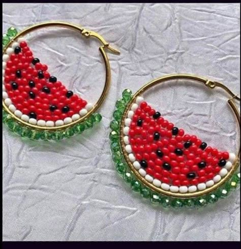 Watermelon Beaded Earrings, Diy Jewelry Videos, Watermelon Earrings, Diy Earrings Easy, Seed Bead Jewelry Patterns, Beaded Earrings Diy, Beaded Jewlery, Beaded Jewels, Diy Bracelets Patterns