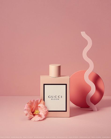 Still life and product photograph of Gucci Bloom Perfume, produced by Maki Production, based in Ho Chi Minh City, Vietnam Selamat Hari Valentine, Savon Diy, Gucci Bloom, Natural Hair Treatments, Perfume Photography, Cosmetics Photography, Hari Valentine, Shot Photo, Beauty Products Photography